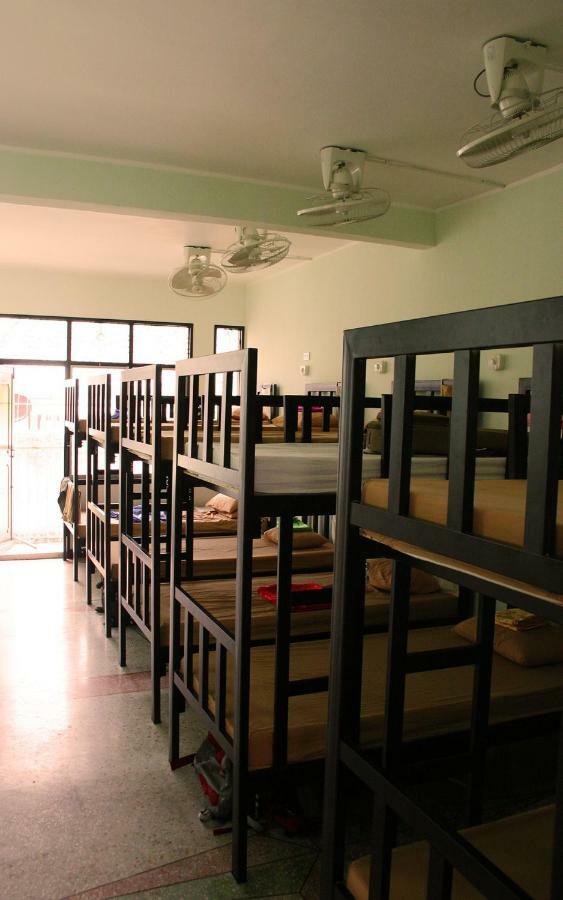 Born Free Hostel Bangkok Luaran gambar